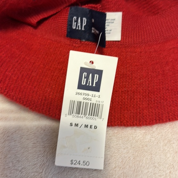Brand new Gap hat with velvet bow. Size small/medium. Rare! - Picture 3 of 5